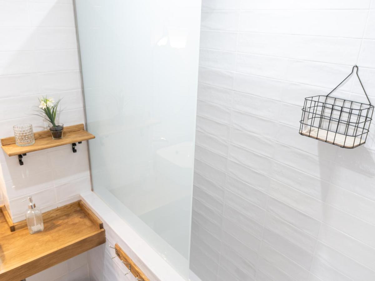 Nayber Gavia - Nuevo Y Céntrico En Apartamento *